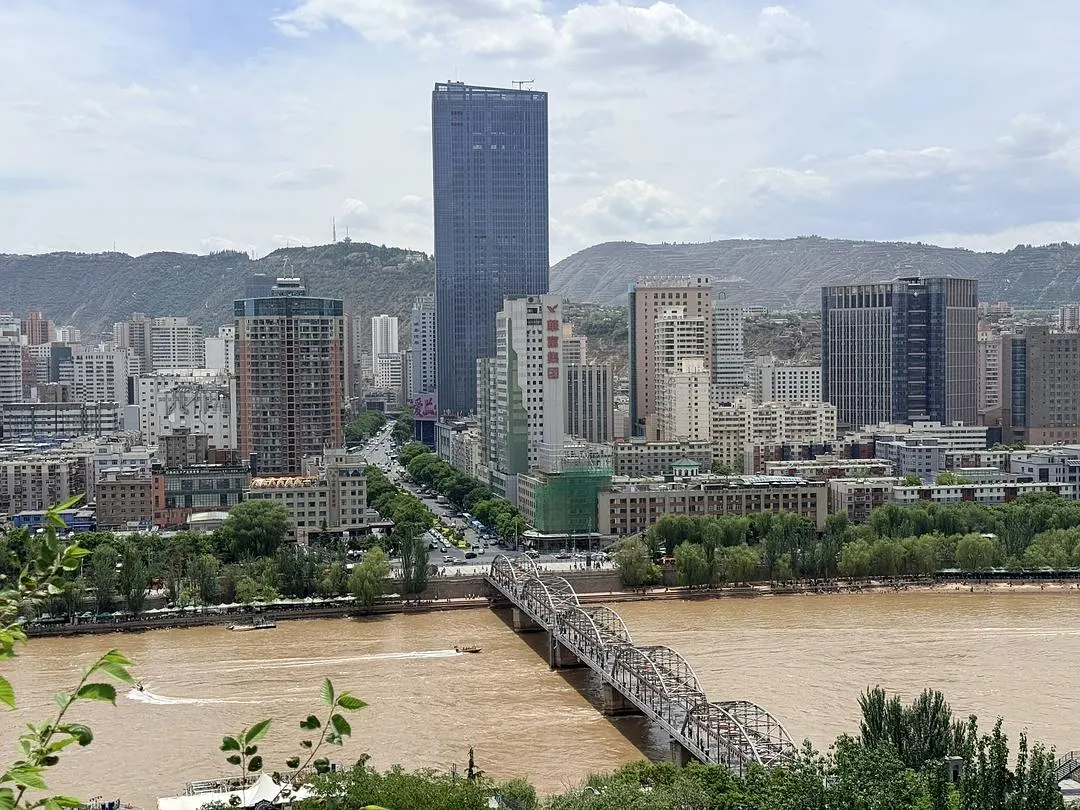 兰州:我的护城河是黄河)))