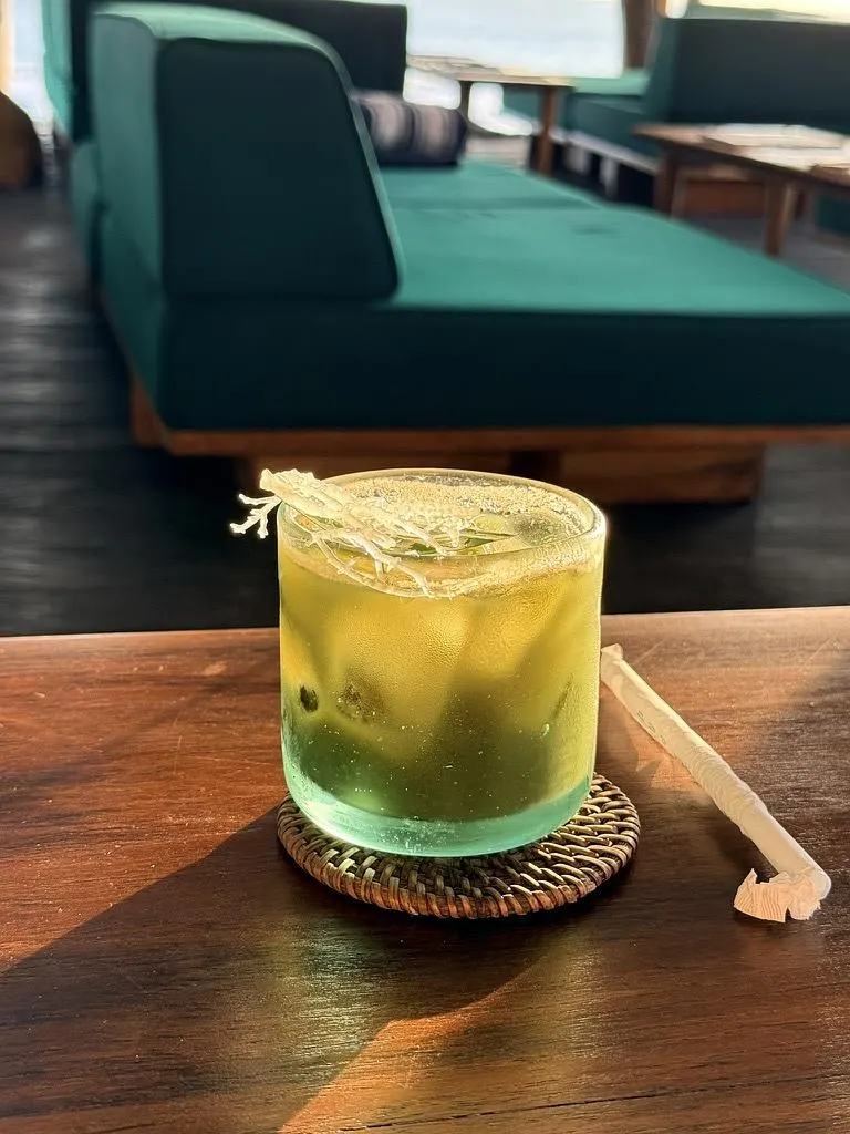 夕阳西下我点的这杯酒真格外的好看